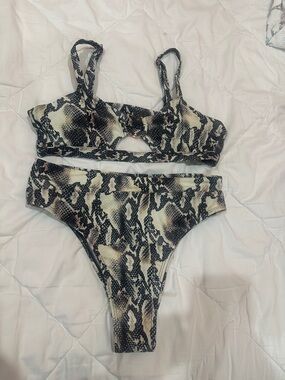 Snake Print Two-Piece Bikini Set - Black & Cream size M